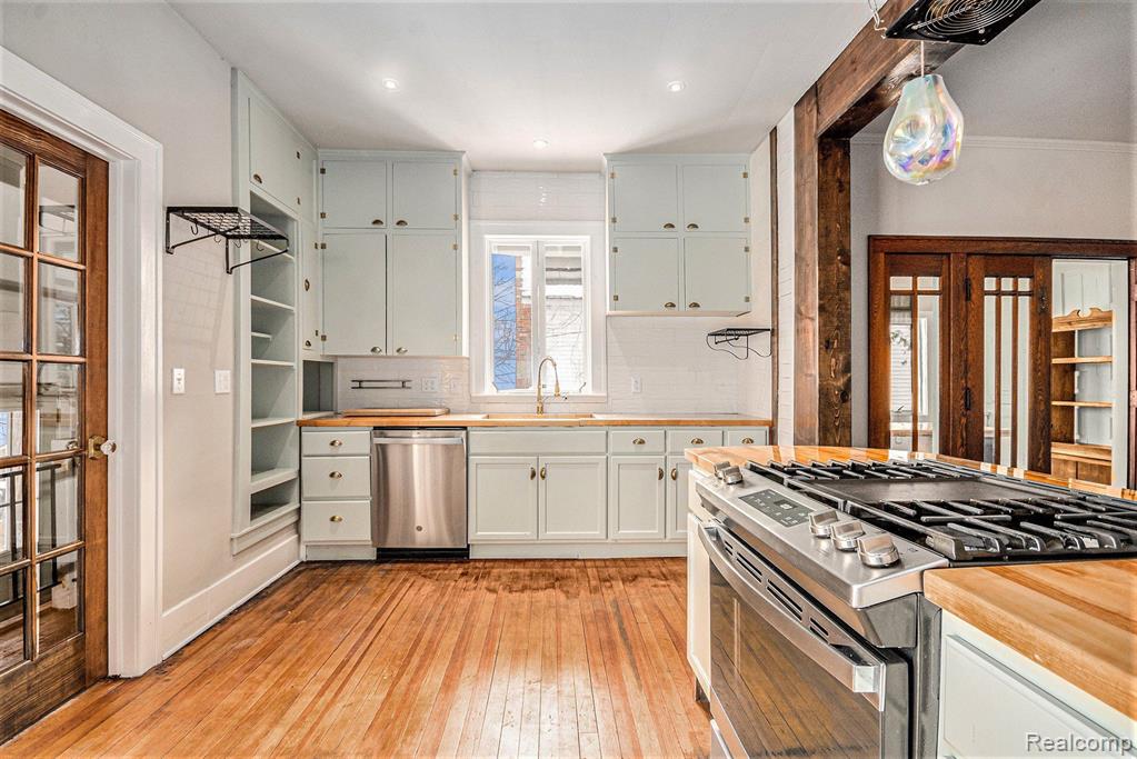 682 PINE Street, Lapeer, MI 48446 — Photo 11