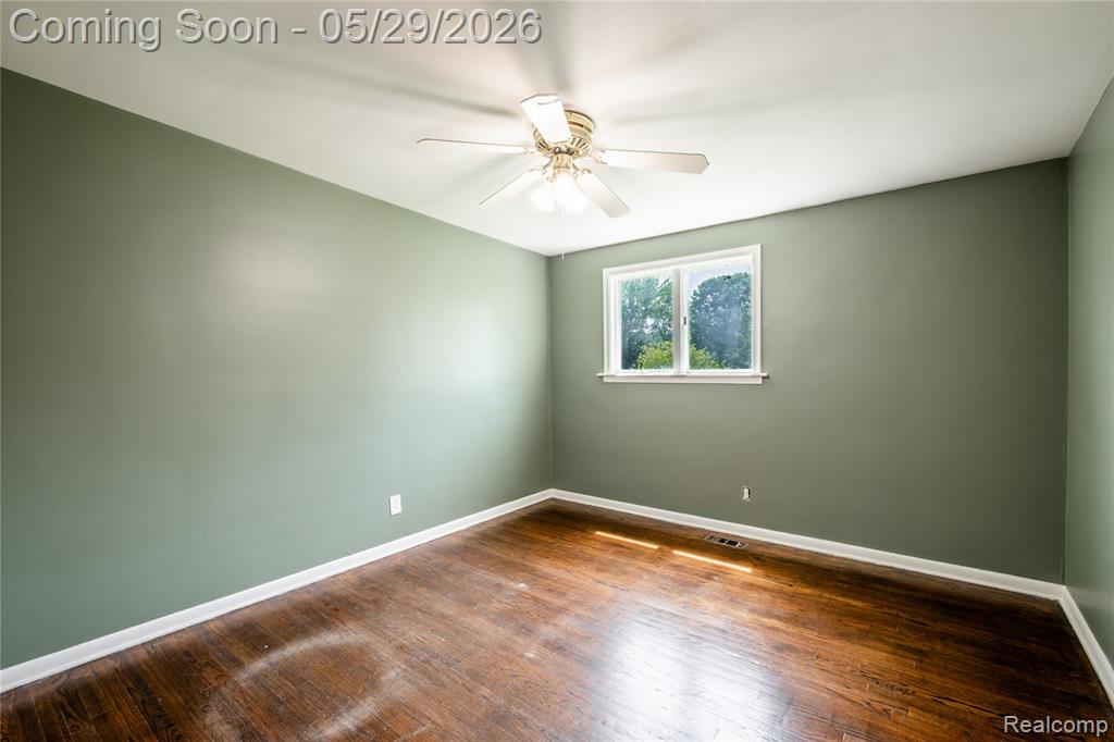 5444 Mary Ann Court, Grand Blanc, MI 48439 — Photo 22