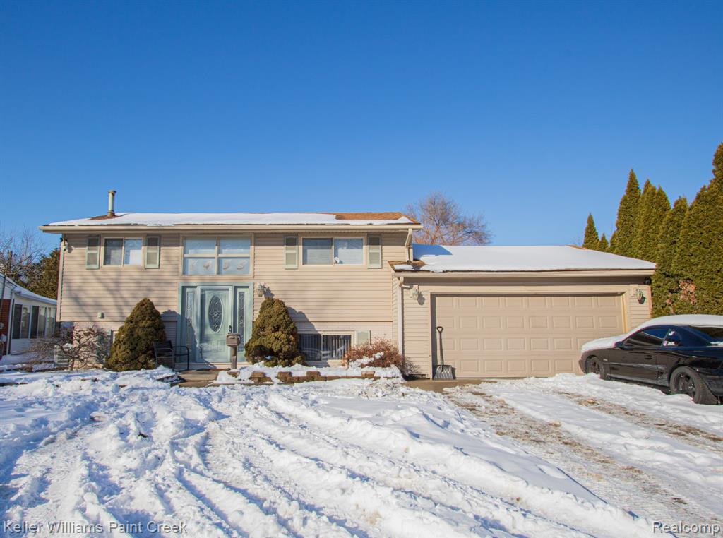 8453 Smethwick Road, Sterling Heights, MI 48312 — front exterior