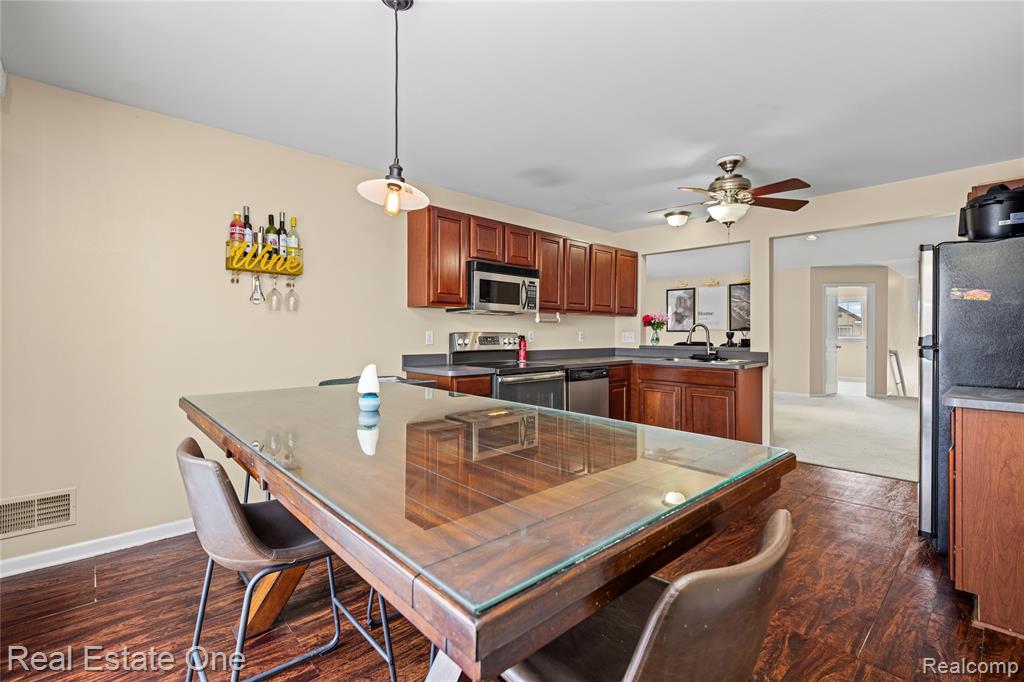 167 S Vista Drive, Auburn Hills, MI 48326 — Photo 16