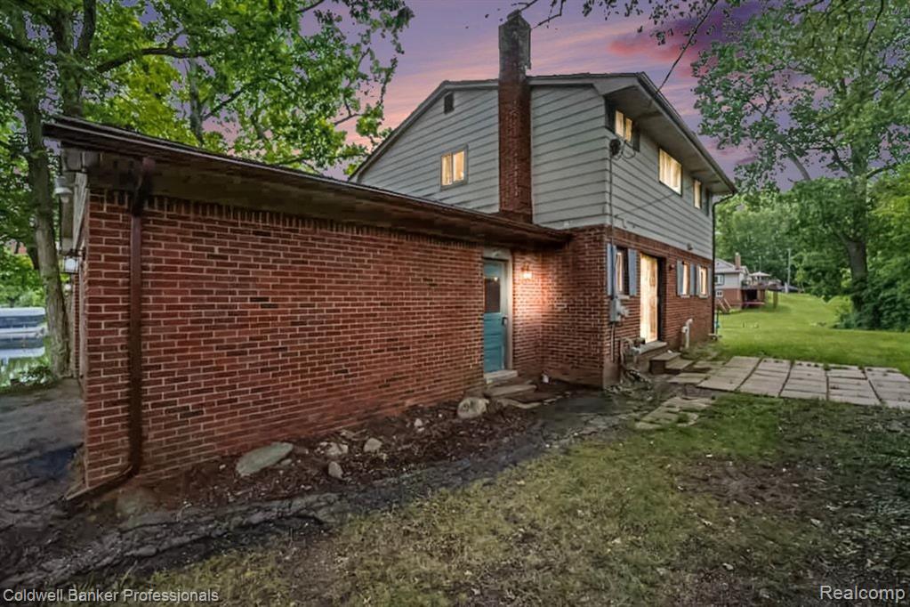 8965 Sherwood Drive, Davisburg, MI 48350 — Photo 2