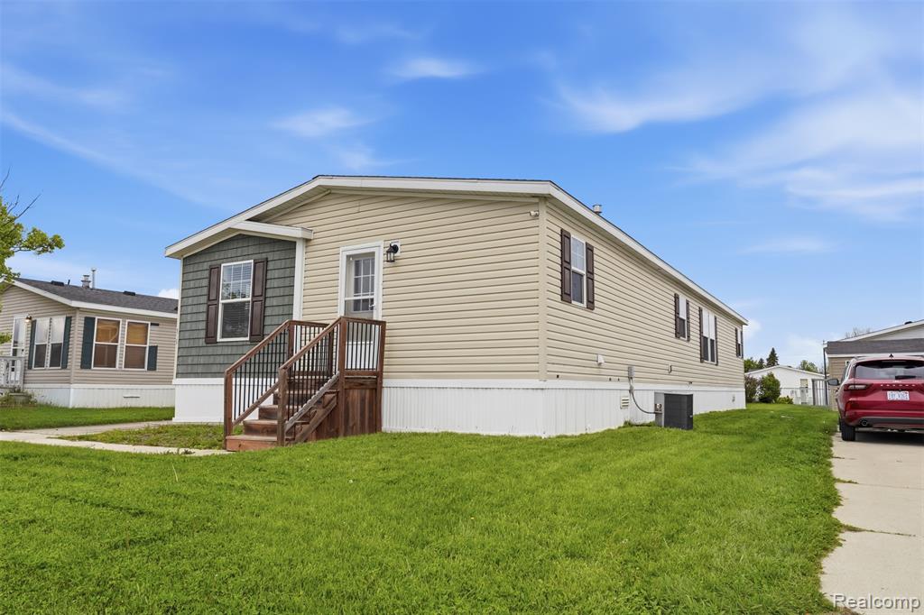 9725 Aspen Lane, Ypsilanti, MI 48198 — Photo 25