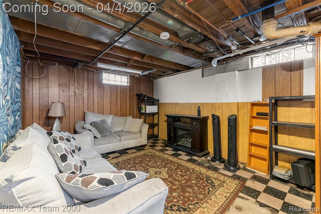 25521 Stanford Street, Dearborn Heights, MI 48125 — Photo 32