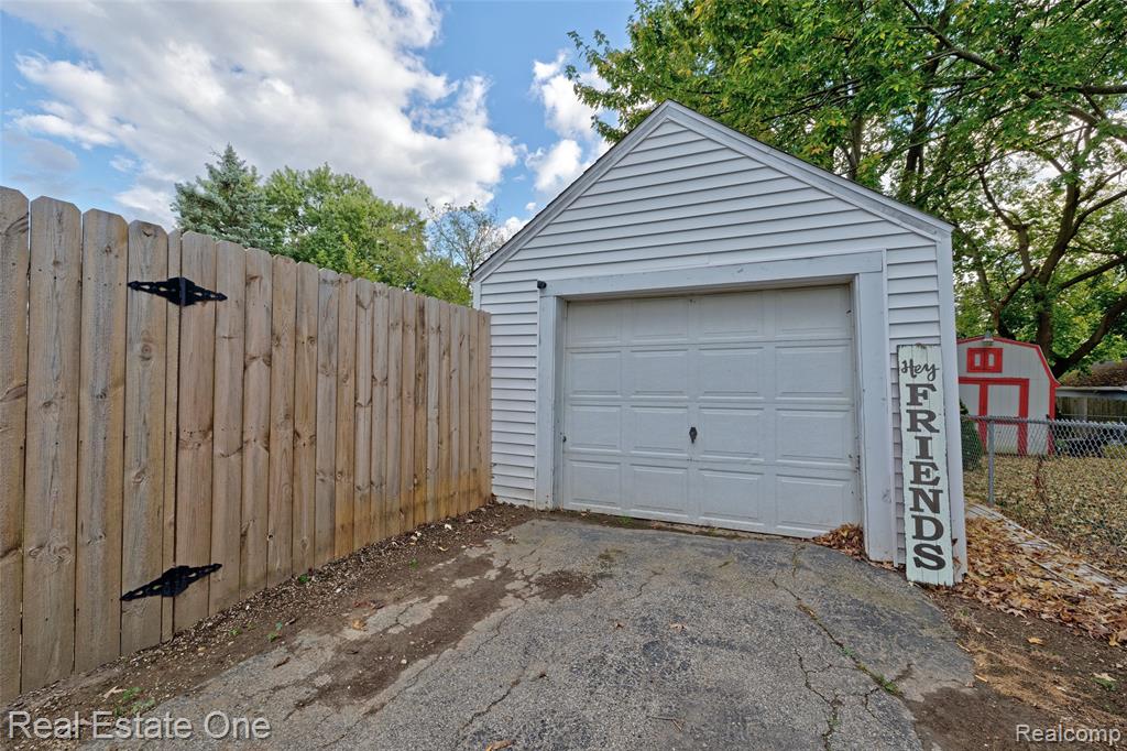 8247 Miller Road, Swartz Creek, MI 48473 — Photo 26