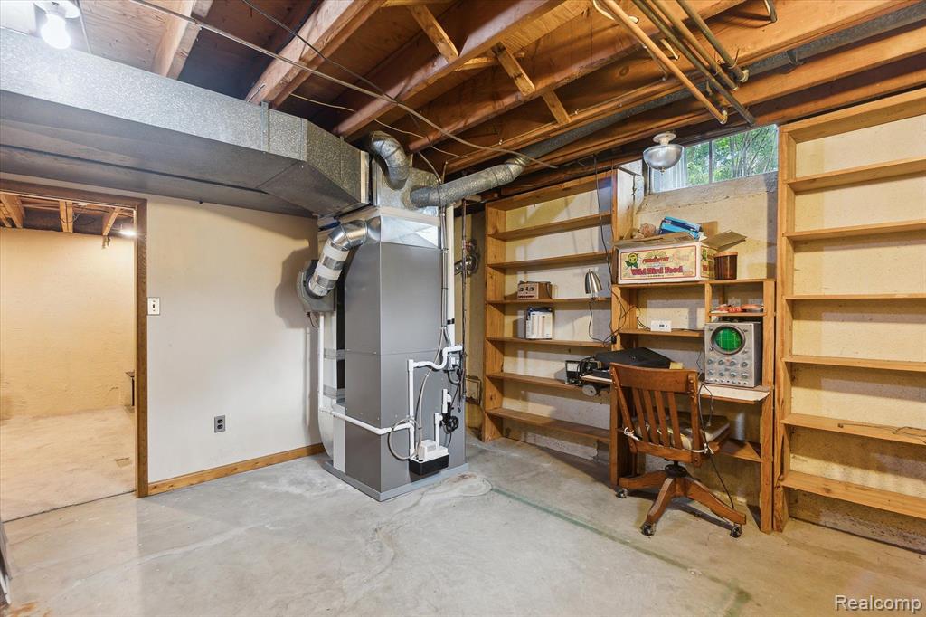 4015 VILLAGE Square, Brighton, MI 48114 — Photo 34