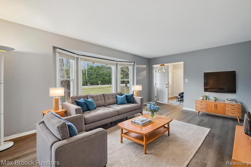 4488 BEACH Road, Troy, MI 48098 — Photo 6