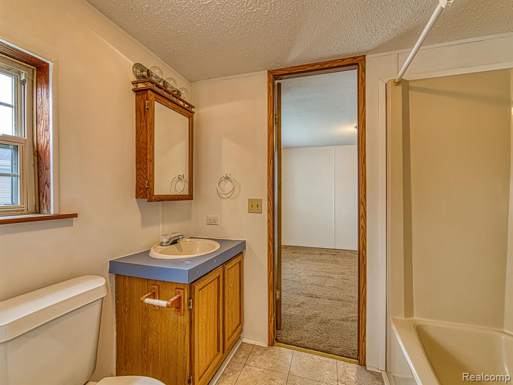 13749 Heritage Street, Carleton, MI 48117 — Photo 25