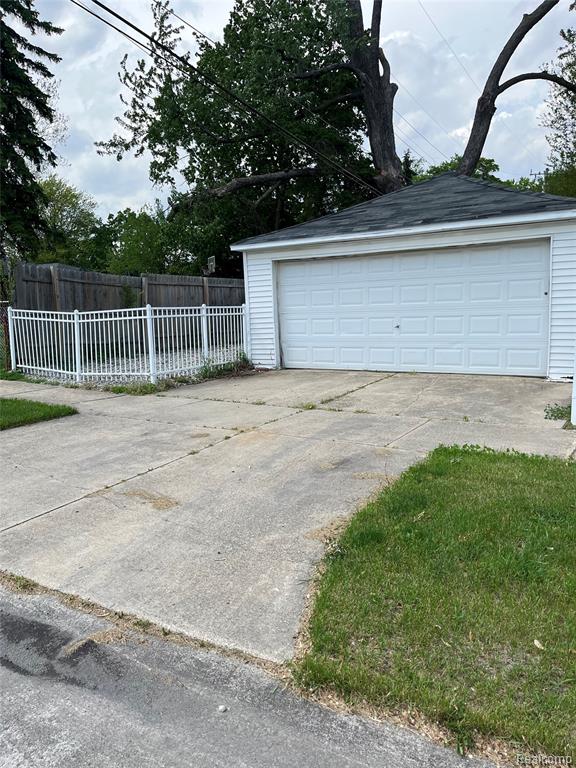 9001 Riverdale, Redford, MI 48239 — Photo 58