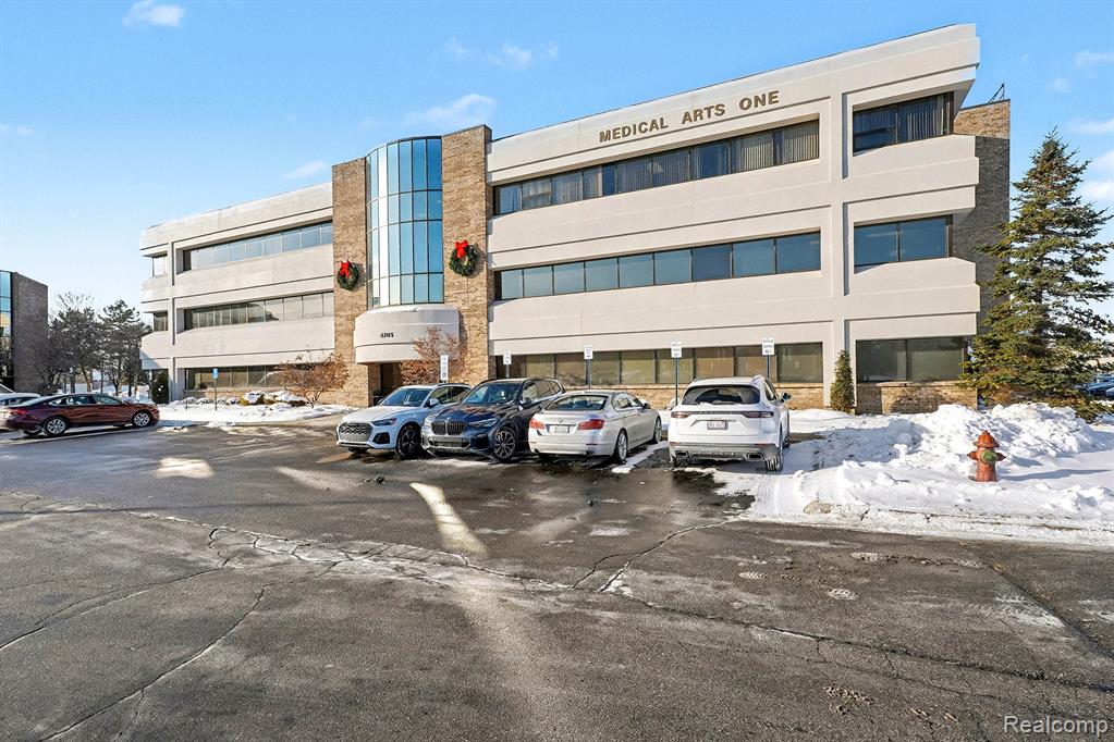 4705 Towne Centre Road, 304, Saginaw, MI 48604