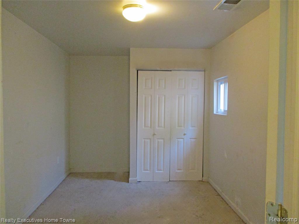 209 Bristol Street N, Almont, MI 48003 — Photo 12