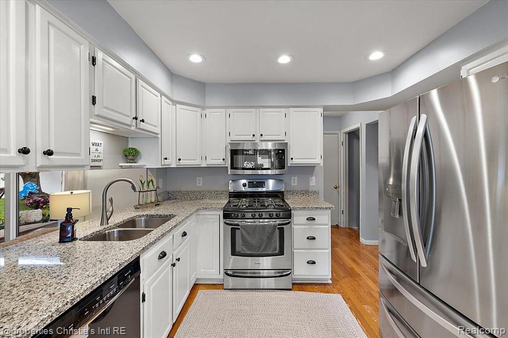 41293 IRONWOOD Drive, Clinton Twp, MI 48038 — Photo 15