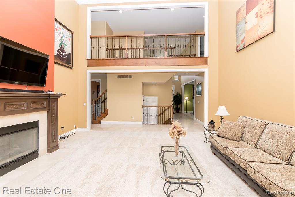 18090 Peninsula Way, Northville, MI 48168 — Photo 31
