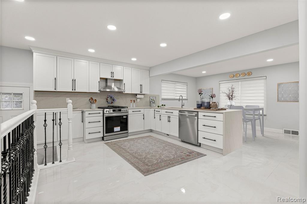 5635 Belmont Avenue, Dearborn Heights, MI 48127 — Photo 13