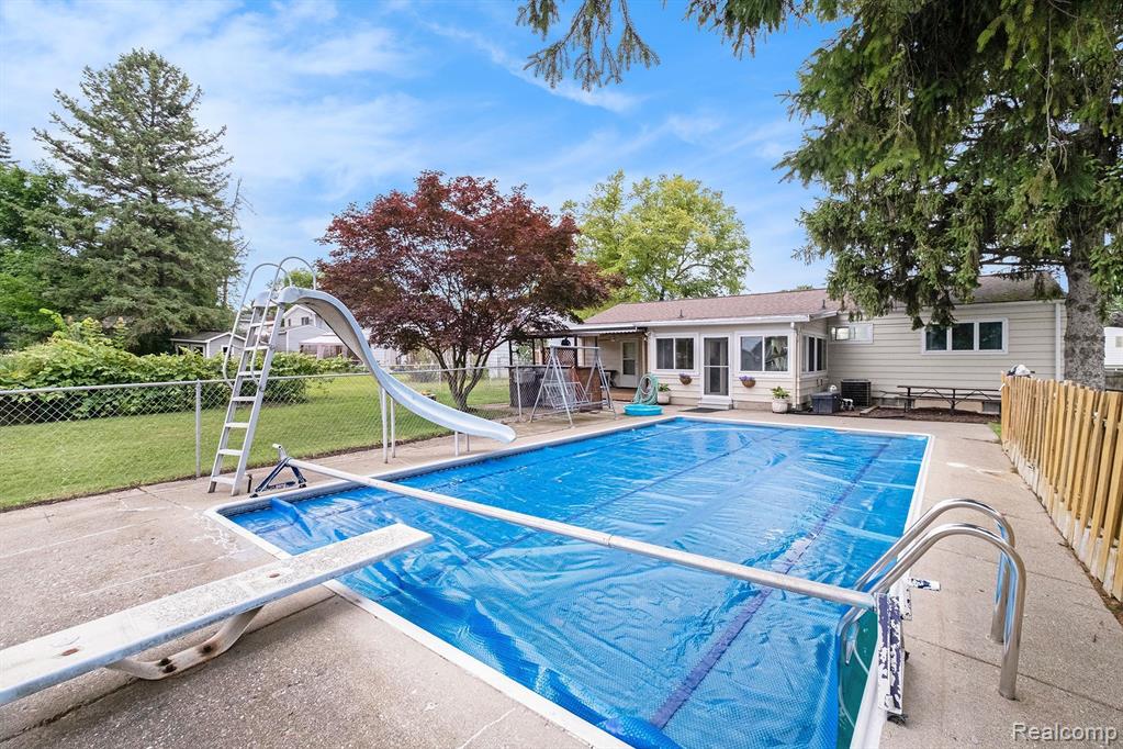 9119 CHESTERFIELD Drive, Swartz Creek, MI 48473 — Photo 27