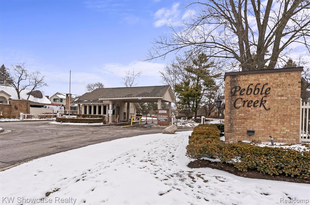 6933 Pebble Park Circle, 83, West Bloomfield, MI — Photo 22