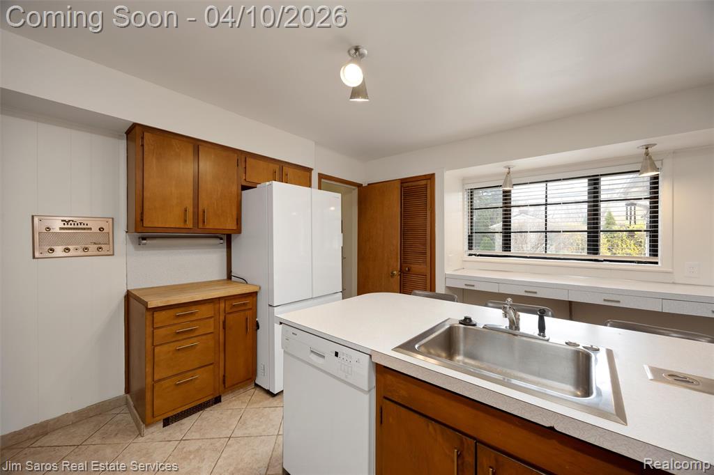 1101 Torrey Road, Grosse Pointe Woods, MI 48236 — Photo 12