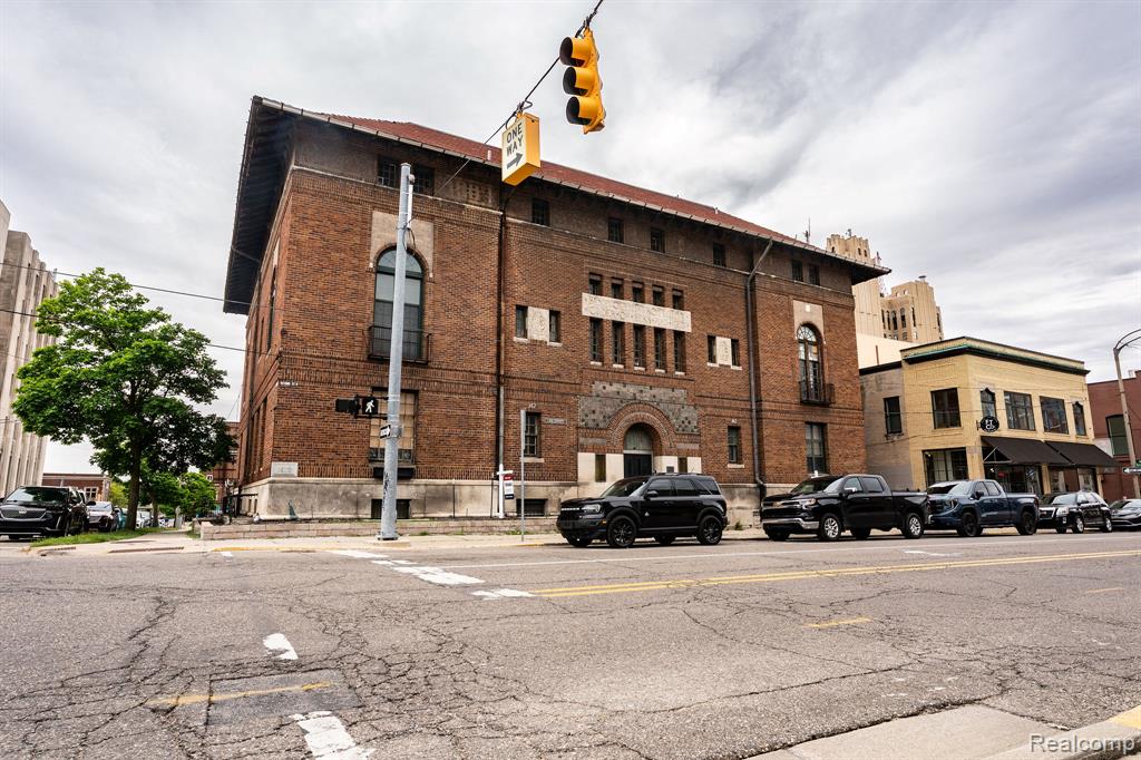 142 W 2nd Street - Photo 2