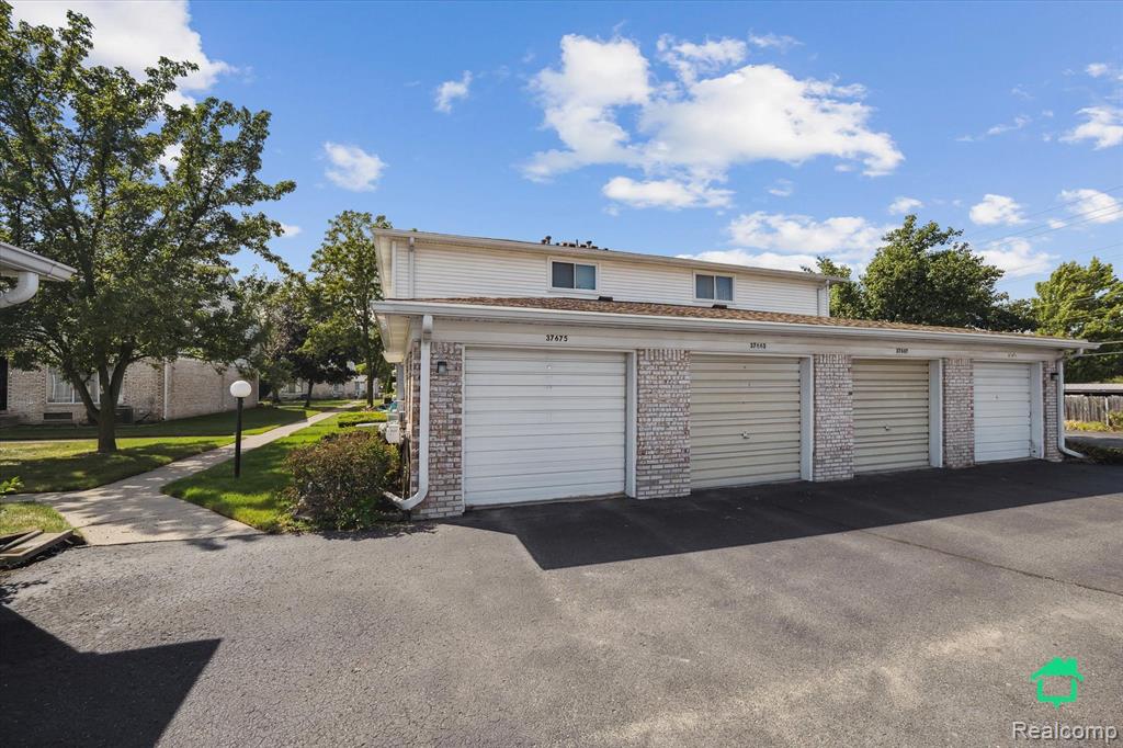 37675 Colonial Drive, Westland, MI — Photo 36