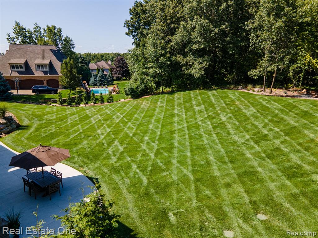 5525 Avington Parkway, Clarkston, MI 48348 — Photo 71