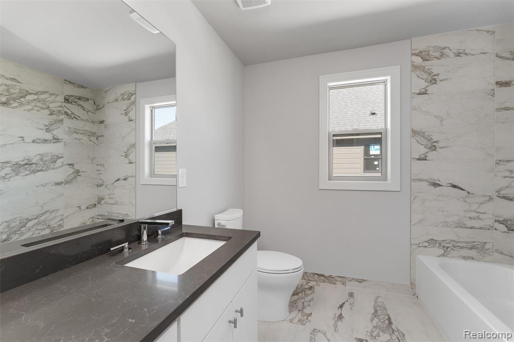 3989 Capstan Ct, Troy, MI 48083 — Photo 14