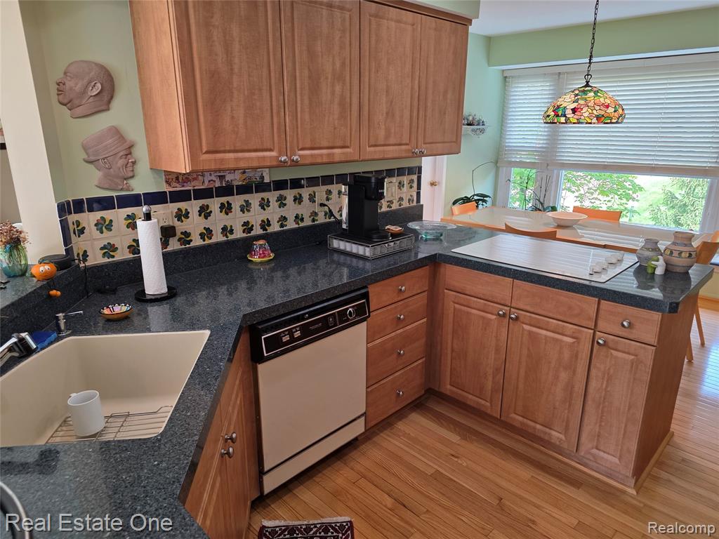 4201 Breckenridge Drive, 74, West Bloomfield, MI — Photo 9