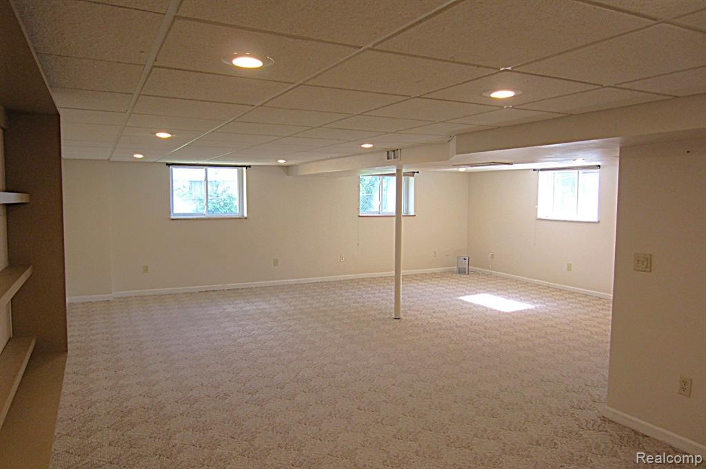 52477 Pappy Lane, Shelby Twp, MI 48316 — Photo 30