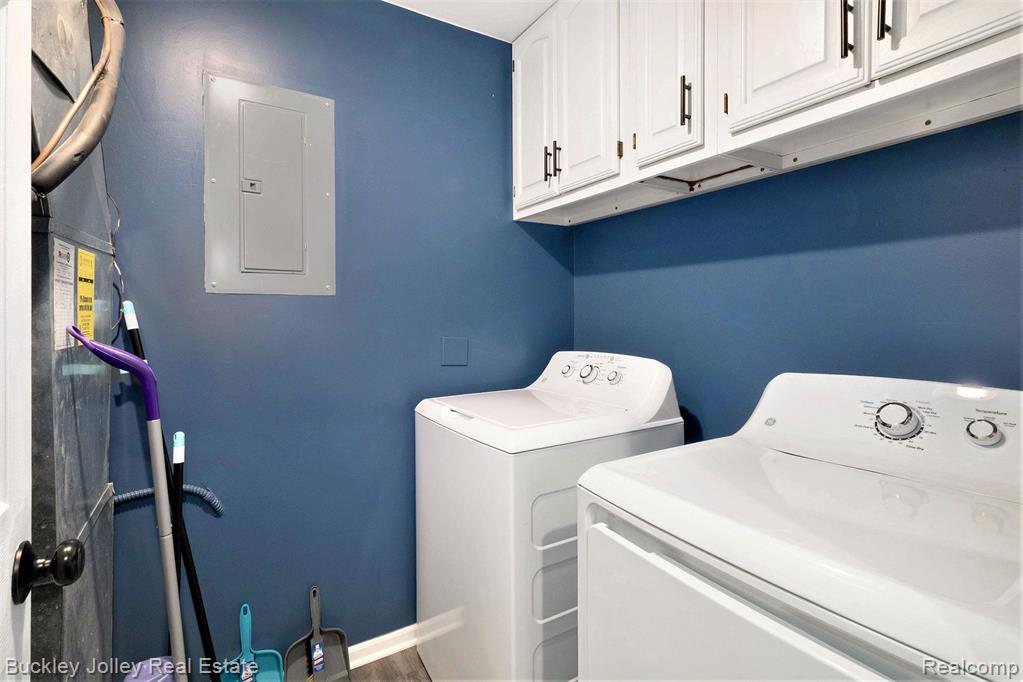740 OLDE ENGLISH Circle, Howell, MI 48855 — Photo 13