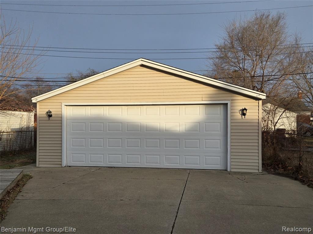 9560 Dixie, Redford, MI 48239 — Photo 16