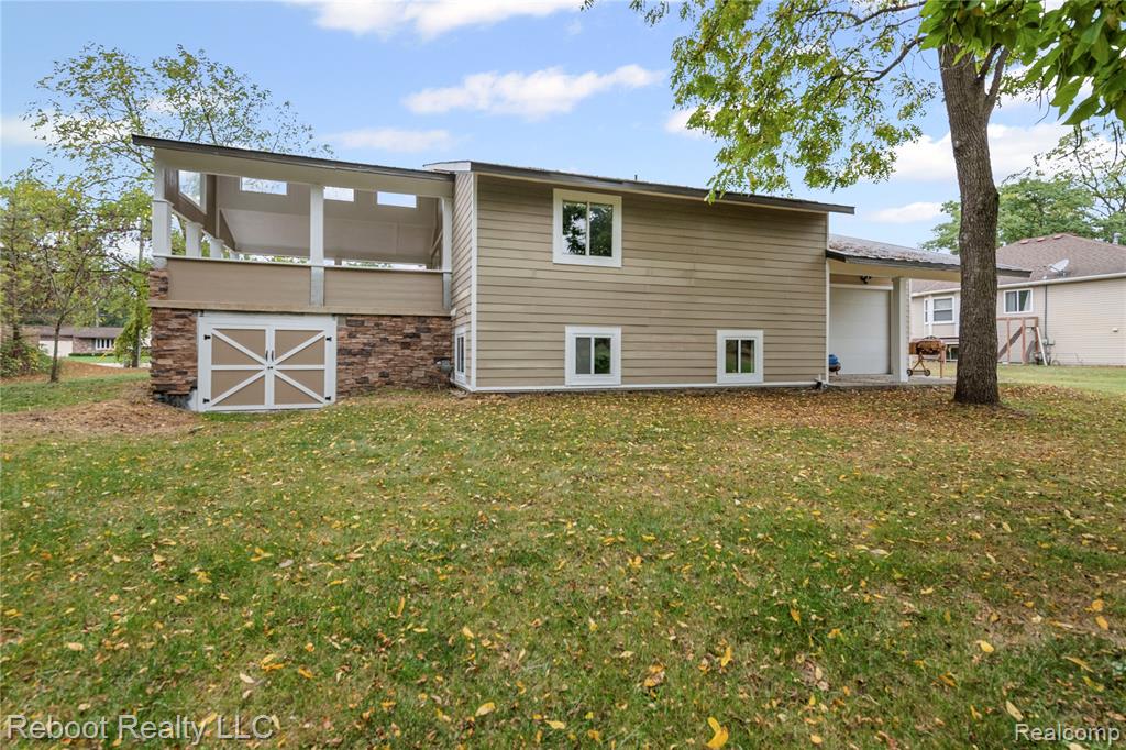5322 Clintonville Road, Clarkston, MI — Photo 25