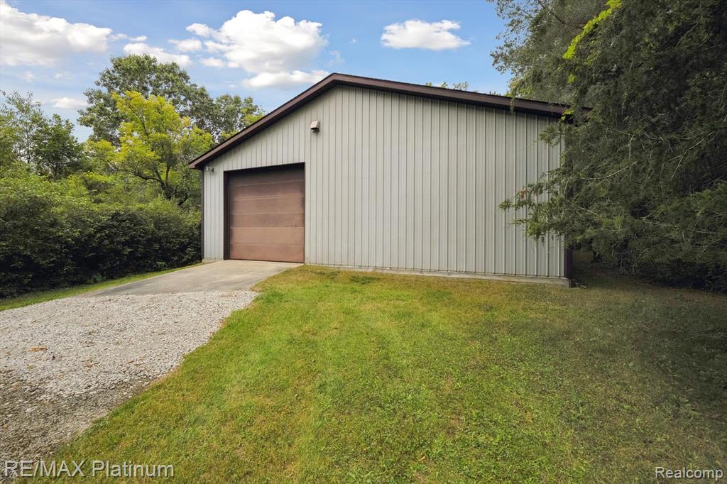 8872 Thornapple Drive, Pinckney, MI 48169 — Photo 5