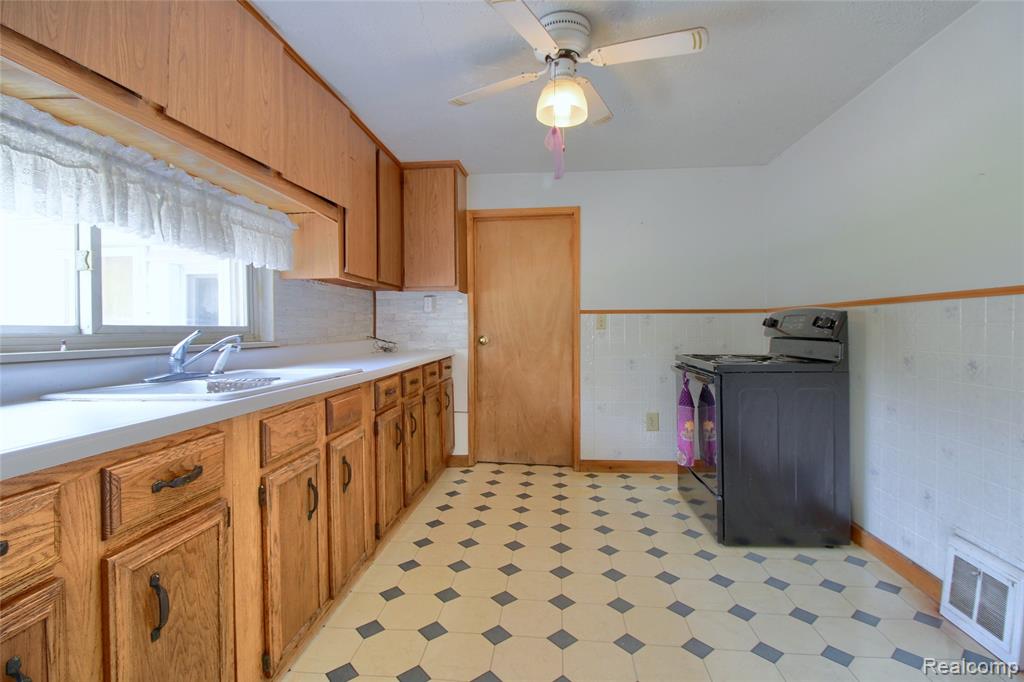 30977 West Road, New Boston, MI 48164 — Photo 11