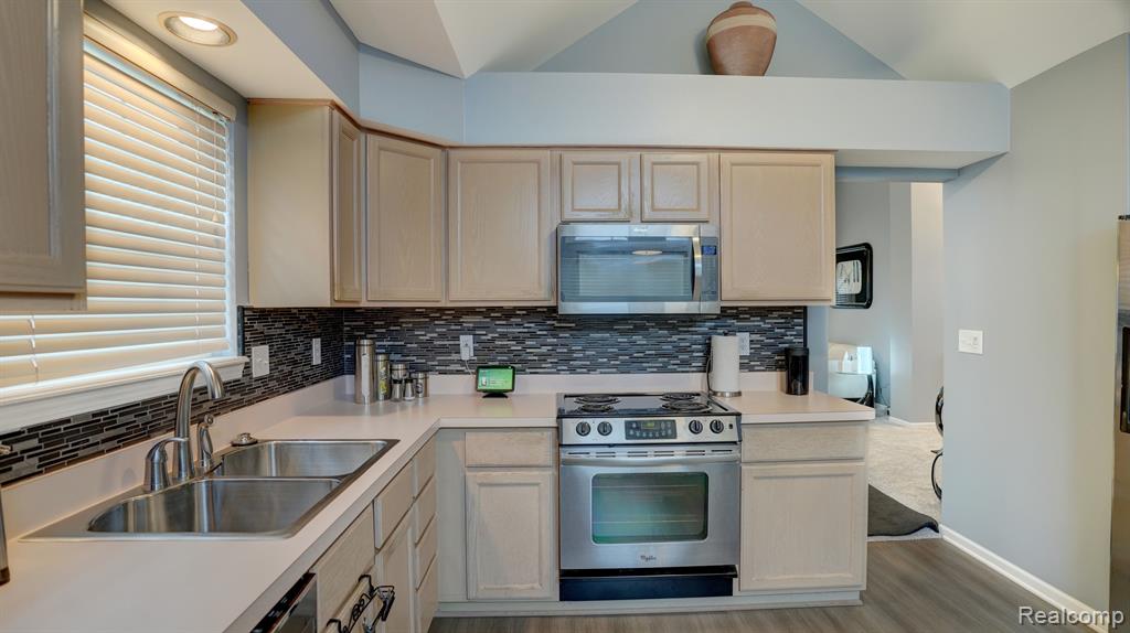 5077 PRESTONWOOD Lane, Flushing, MI 48433 — Photo 20