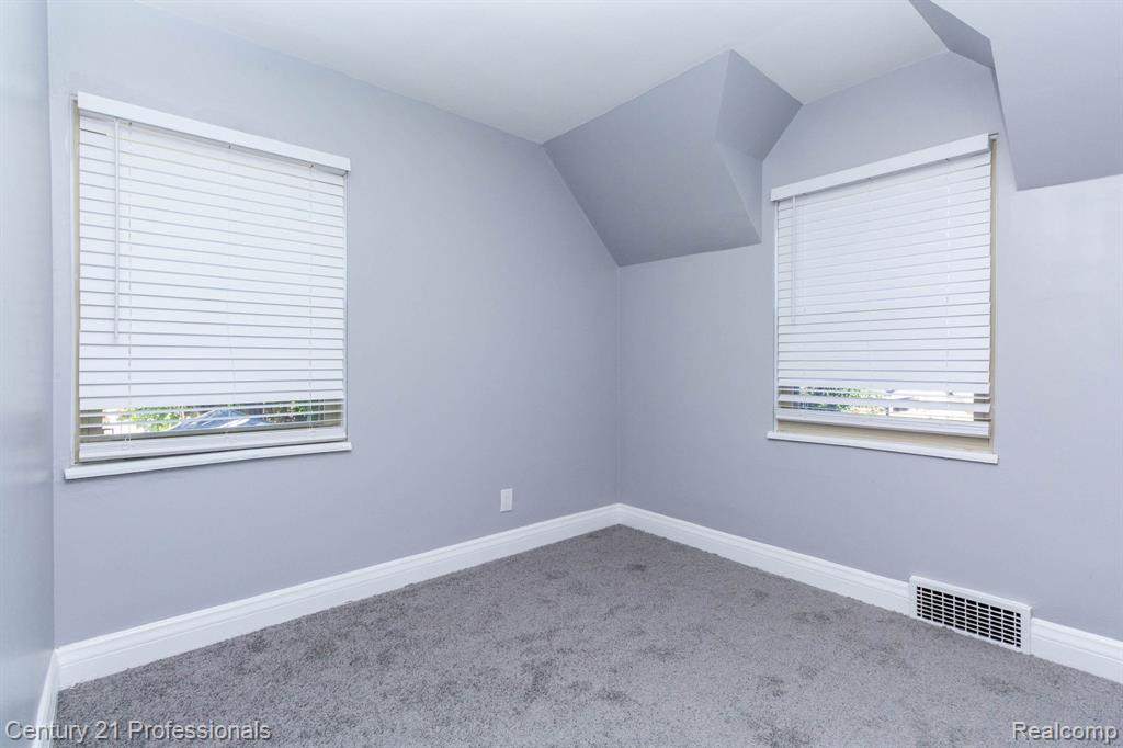 9357 Piedmont Street, Detroit, MI 48228 — Photo 26