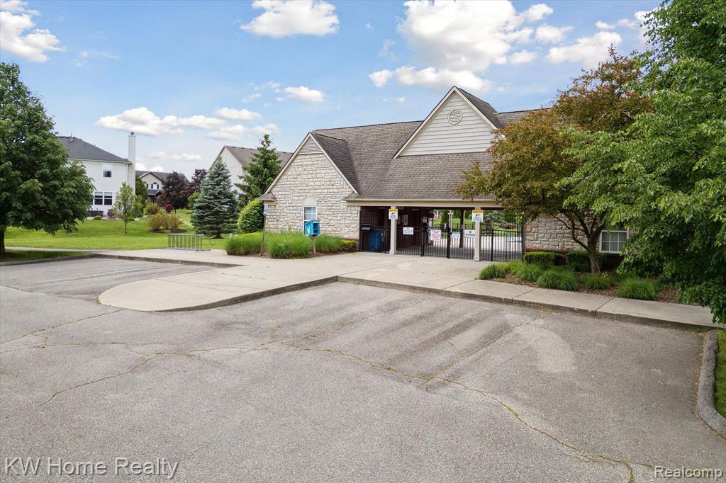4672 NUTMEG Drive, Ypsilanti, MI 48197 — Photo 66