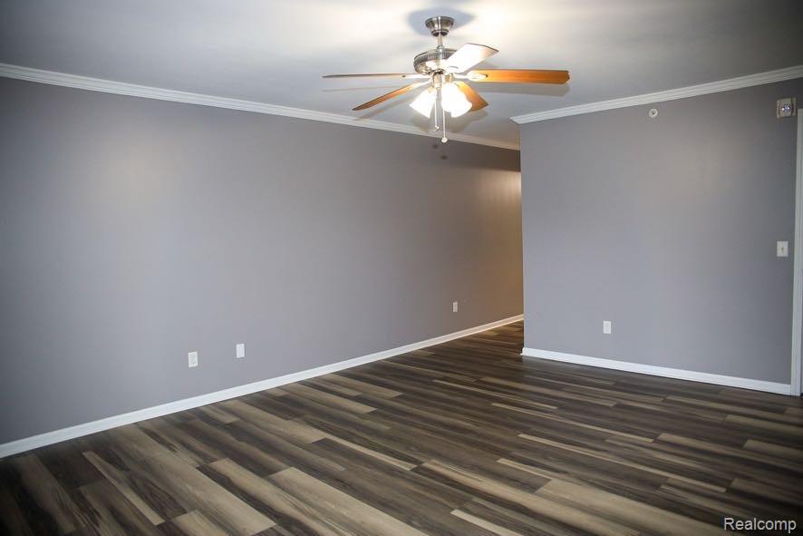 11405 N Woods Drive, Shelby Twp, MI 48317 — Photo 16