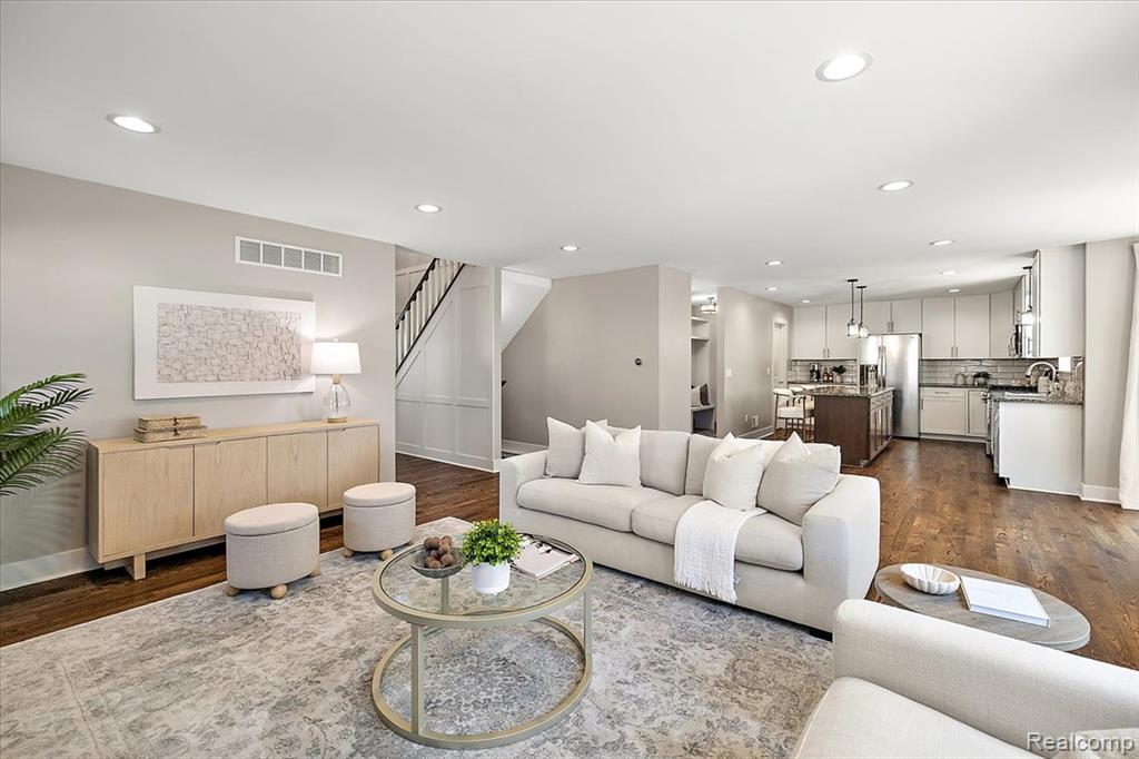 4253 Mandalay Avenue, Royal Oak, MI 48073 — Photo 5