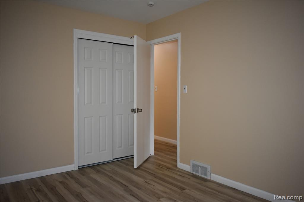 23825 Johnston Avenue, Eastpointe, MI 48021 — Photo 10