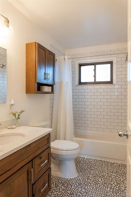 509 W PARKER Avenue, Madison Heights, MI 48071 — Photo 12