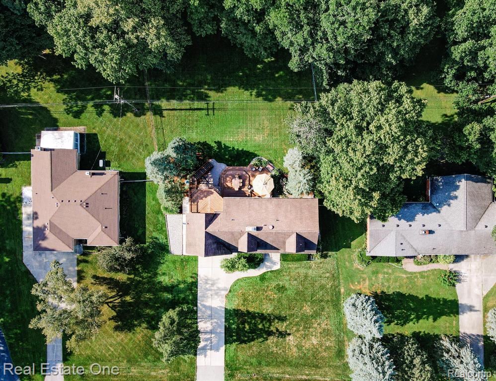 454 Lesdale Drive, Troy, MI 48085 — Photo 54