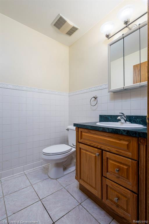 422 Clinton Street, Wyandotte, MI 48192 — Photo 16