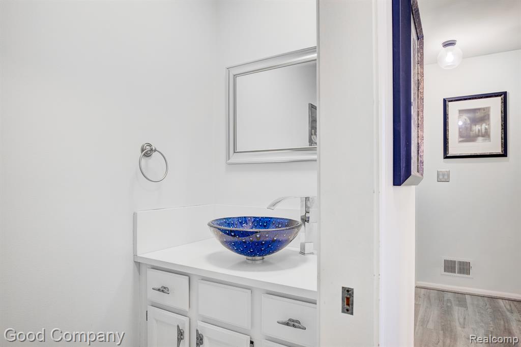 9526 Montgold Avenue, White Lake, MI — Photo 22
