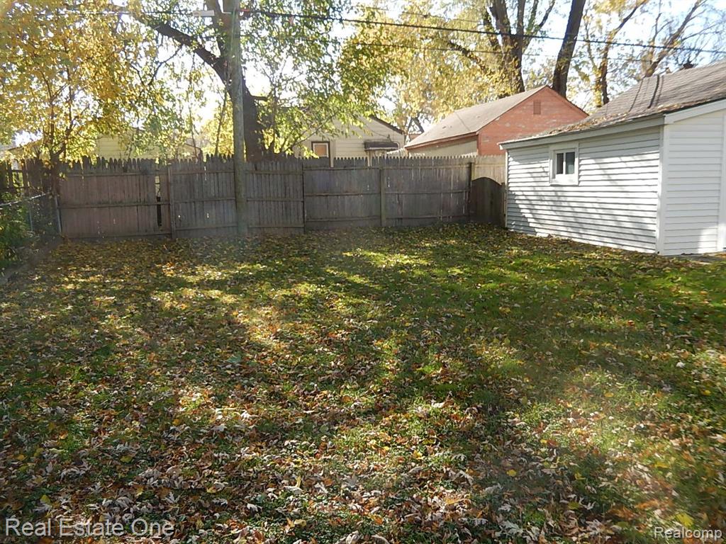 7060 ORCHARD Avenue, Warren, MI 48091 — Photo 26