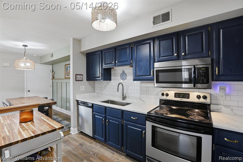 174 Pinewood Circle, Plymouth, MI 48170 — Photo 12