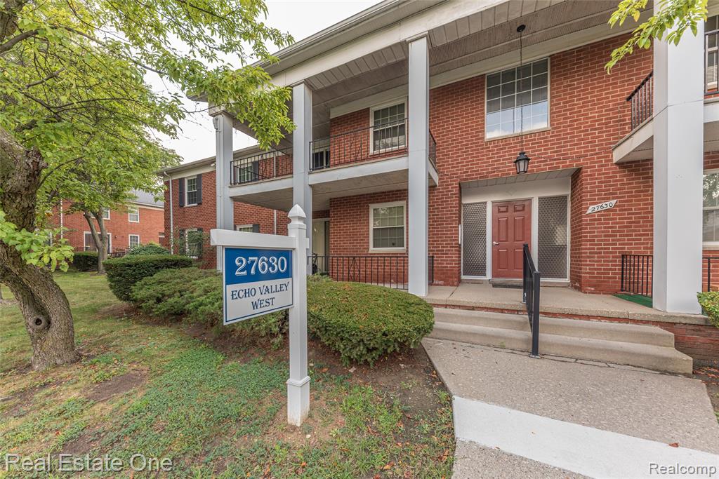 27630 W Echo Valley, 221, Farmington Hills, MI 48334 — Photo 5