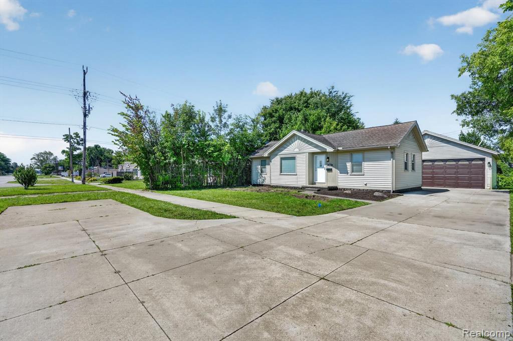 2061 Inkster Road, Garden City, MI — Photo 2