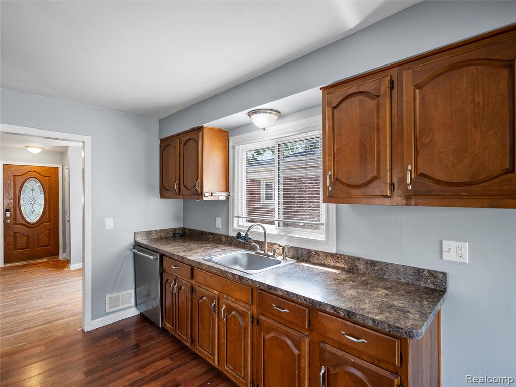7472 Sloan Street, Taylor, MI 48180 — Photo 9