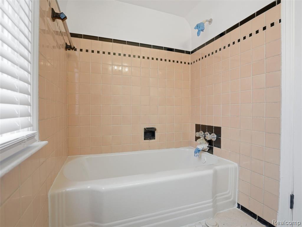 18684 Murray Hill Street, Detroit, MI 48235 — Photo 22