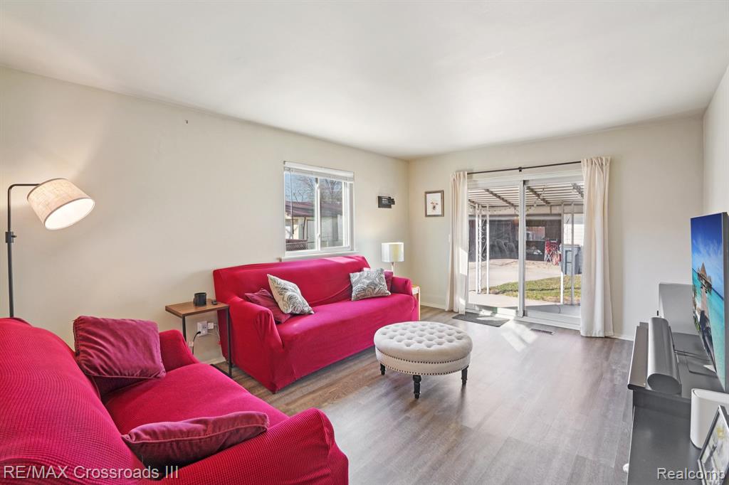 5578 Grindley Park Street, Dearborn Heights, MI 48125 — Photo 4