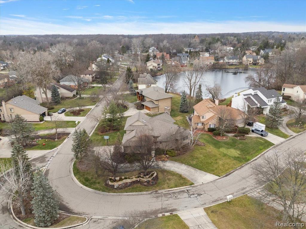 5385 POND BLUFF Drive, West Bloomfield, MI 48323 — Photo 94