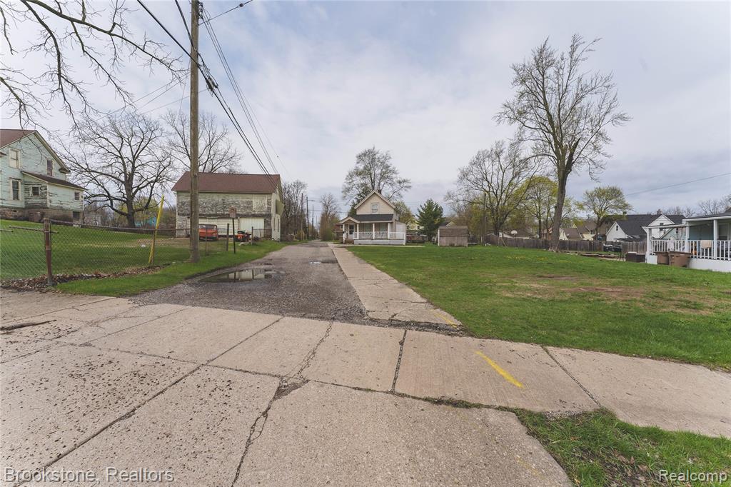 212 Sanderson Avenue, Pontiac, MI 48341 — Photo 23